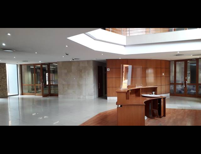 2,694M² CO-WORKING SPACE TO LET IN DIE HOEWES